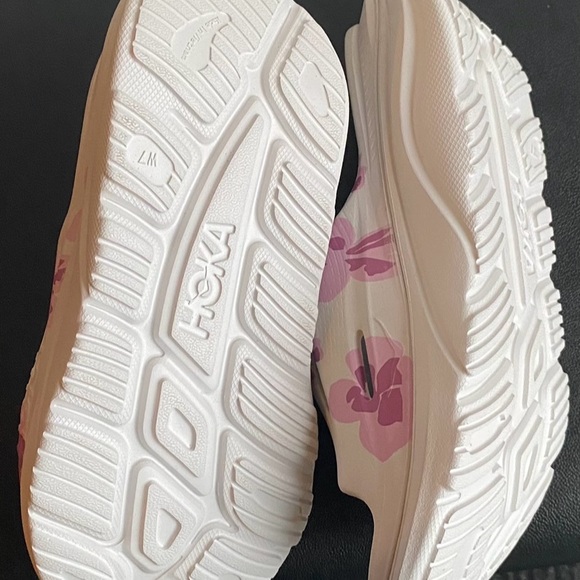 New, HOKA Pink Floral Slide Sandals - Picture 4 of 7
